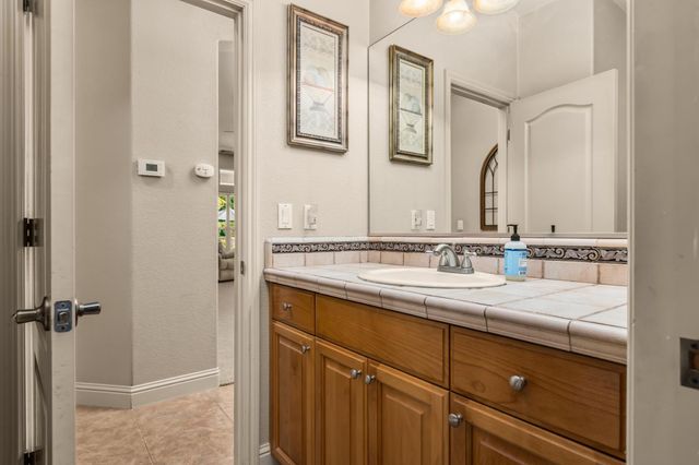 18810 Pyrite Ct, Penn Valley, CA 95946