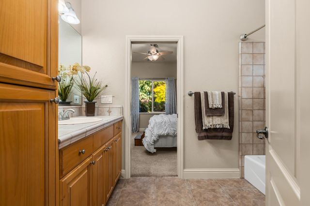 18810 Pyrite Ct, Penn Valley, CA 95946