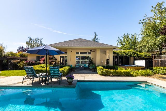 18810 Pyrite Ct, Penn Valley, CA 95946