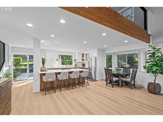 12332 Sw 57TH Ave, Portland, OR 97219