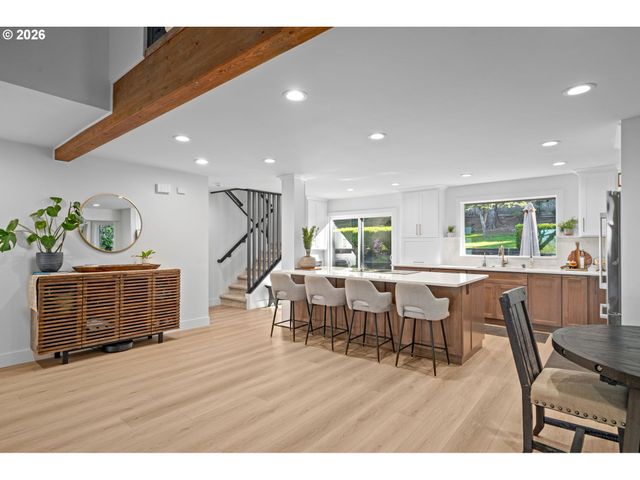 12332 Sw 57TH Ave, Portland, OR 97219