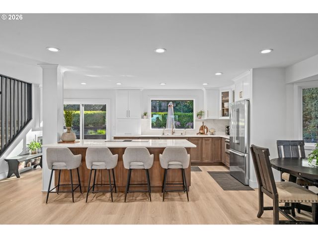 12332 Sw 57TH Ave, Portland, OR 97219