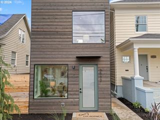3530 N Borthwick Ave 2, Portland, OR 97227