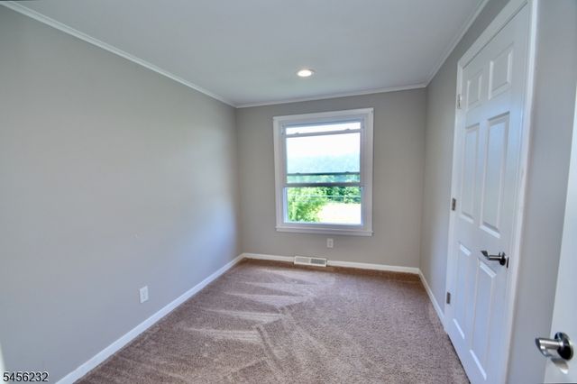 131 Munsonhurst Rd, Franklin Boro, NJ 07416