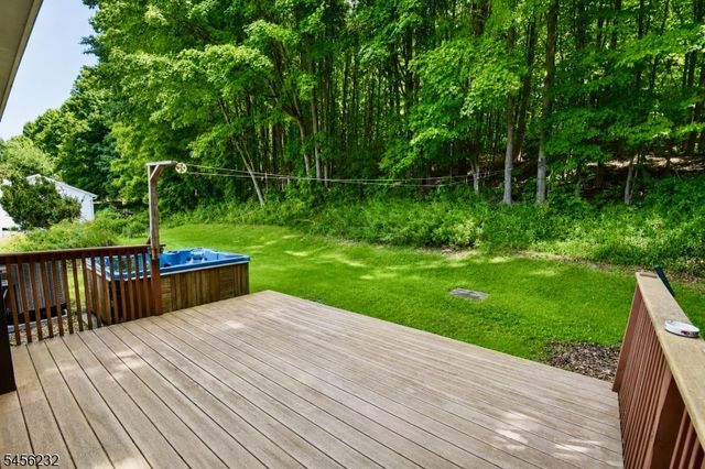 131 Munsonhurst Rd, Franklin Boro, NJ 07416