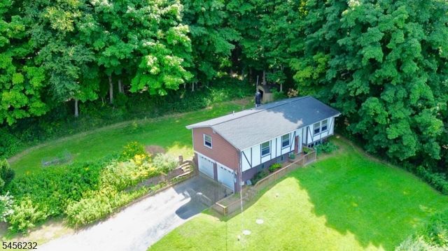 131 Munsonhurst Rd, Franklin Boro, NJ 07416
