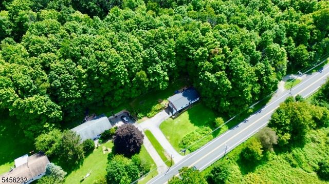 131 Munsonhurst Rd, Franklin Boro, NJ 07416