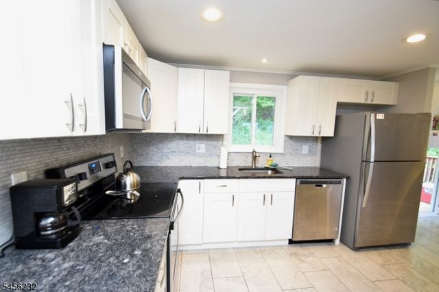 131 Munsonhurst Rd, Franklin Boro, NJ 07416