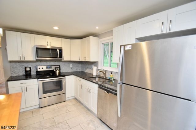 131 Munsonhurst Rd, Franklin Boro, NJ 07416