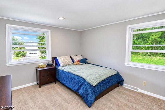 131 Munsonhurst Rd, Franklin Boro, NJ 07416