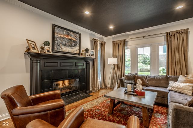 4626 Woods Edge Drive, Zionsville, IN 46077