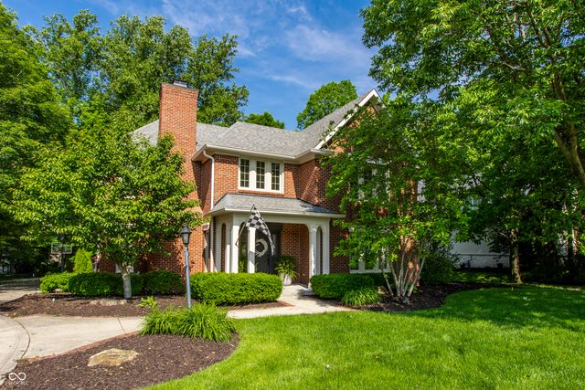 4626 Woods Edge Drive, Zionsville, IN 46077