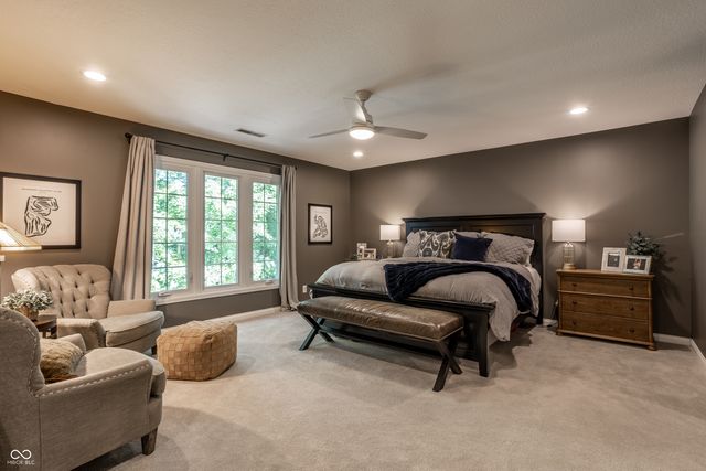 4626 Woods Edge Drive, Zionsville, IN 46077