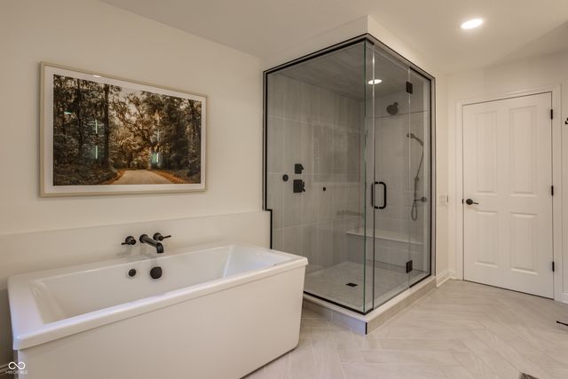 4626 Woods Edge Drive, Zionsville, IN 46077