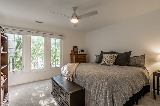 4626 Woods Edge Drive, Zionsville, IN 46077