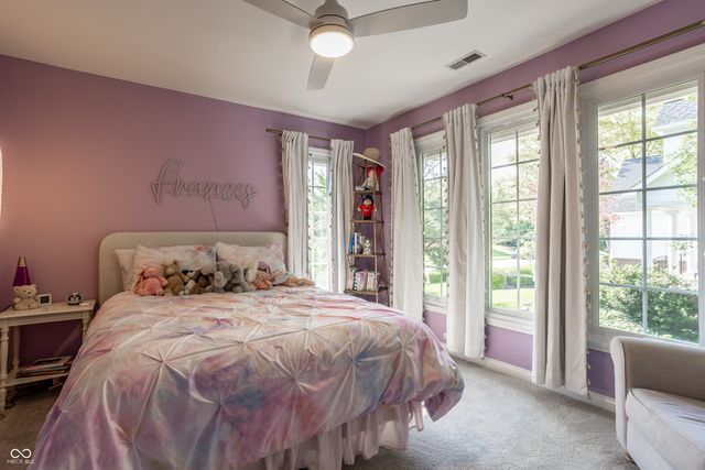 4626 Woods Edge Drive, Zionsville, IN 46077