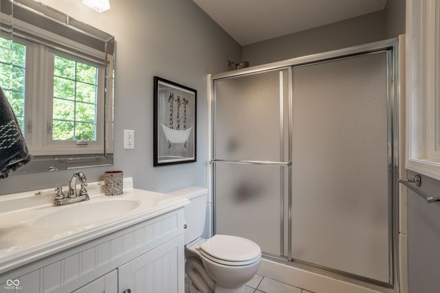 4626 Woods Edge Drive, Zionsville, IN 46077