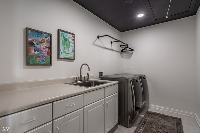 4626 Woods Edge Drive, Zionsville, IN 46077
