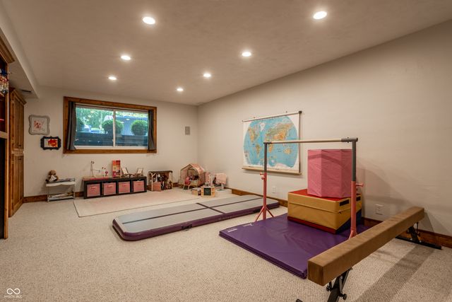 4626 Woods Edge Drive, Zionsville, IN 46077