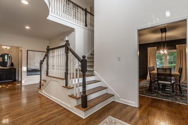 4626 Woods Edge Drive, Zionsville, IN 46077