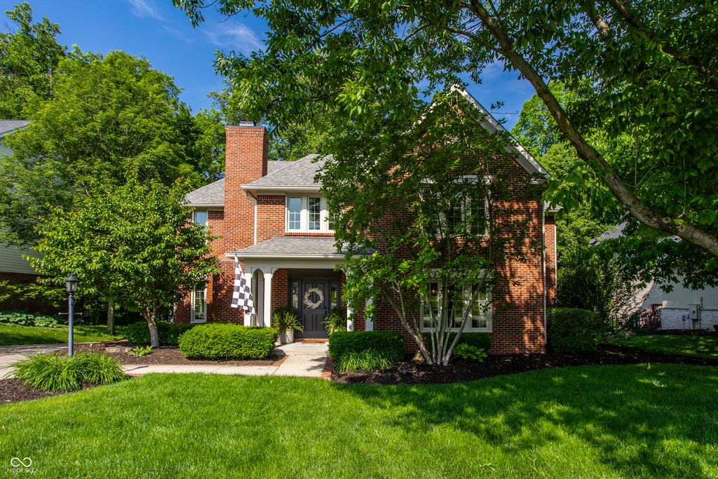 4626 Woods Edge Drive, Zionsville, IN 46077