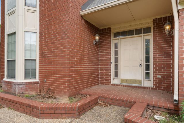 16 Blue Mountain Drive, Maumelle, AR 72113