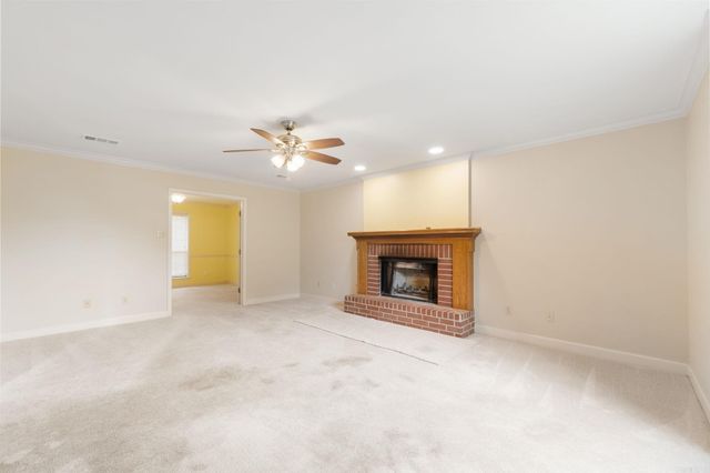 16 Blue Mountain Drive, Maumelle, AR 72113