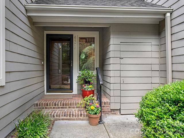 6504 Racquet Wood Court, Charlotte, NC 28226