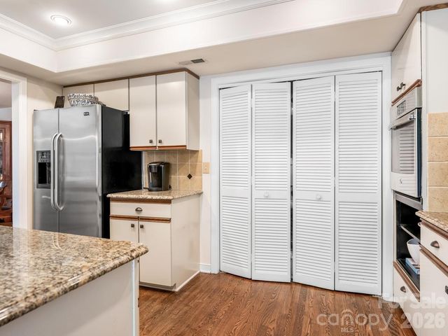 6504 Racquet Wood Court, Charlotte, NC 28226