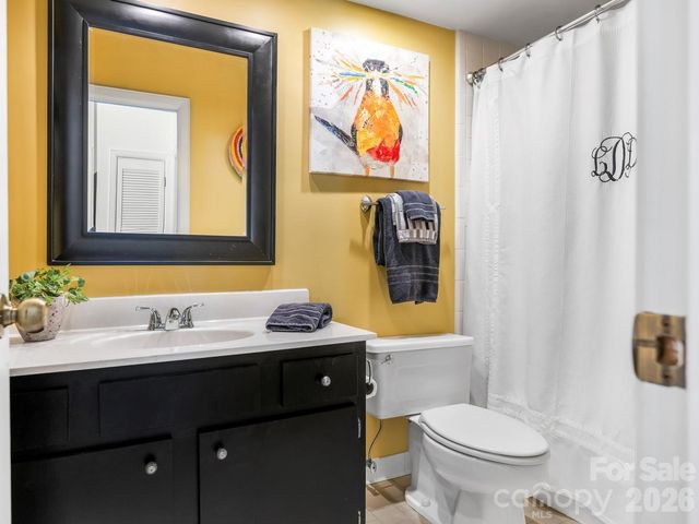 6504 Racquet Wood Court, Charlotte, NC 28226