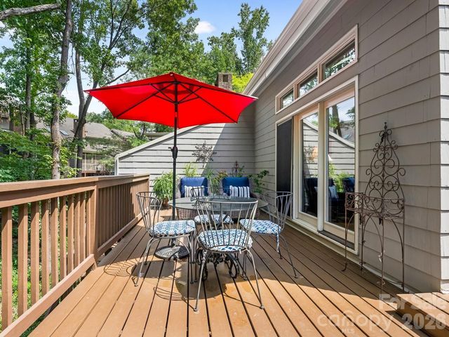 6504 Racquet Wood Court, Charlotte, NC 28226
