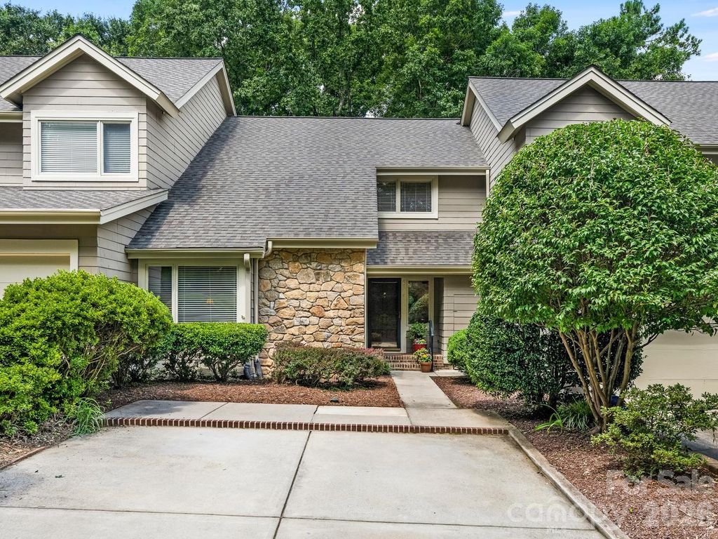 6504 Racquet Wood Court, Charlotte, NC 28226