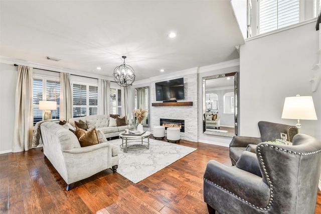 1011 Oak Park Lane, Friendswood, TX 77546