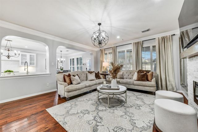 1011 Oak Park Lane, Friendswood, TX 77546