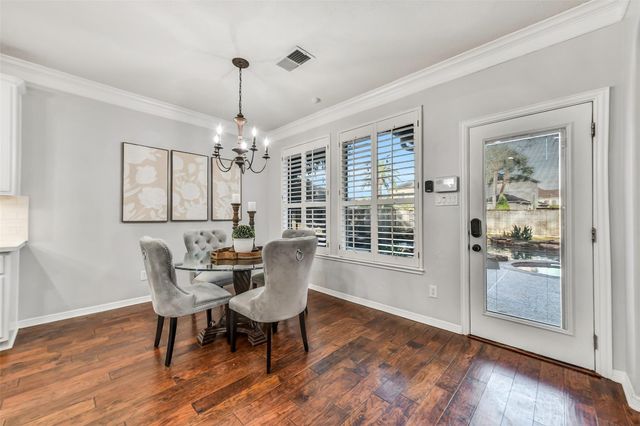 1011 Oak Park Lane, Friendswood, TX 77546