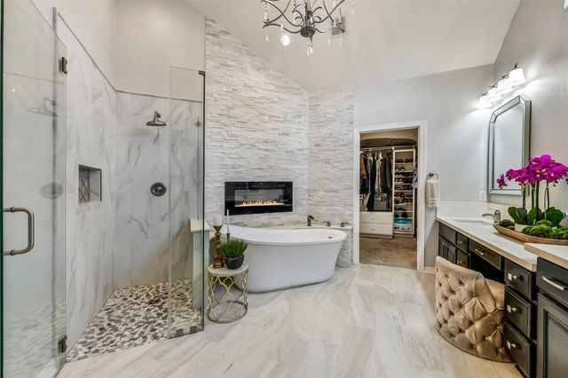 1011 Oak Park Lane, Friendswood, TX 77546