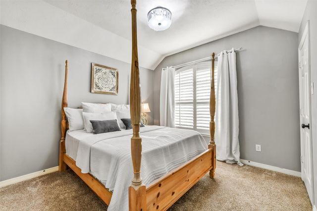 1011 Oak Park Lane, Friendswood, TX 77546