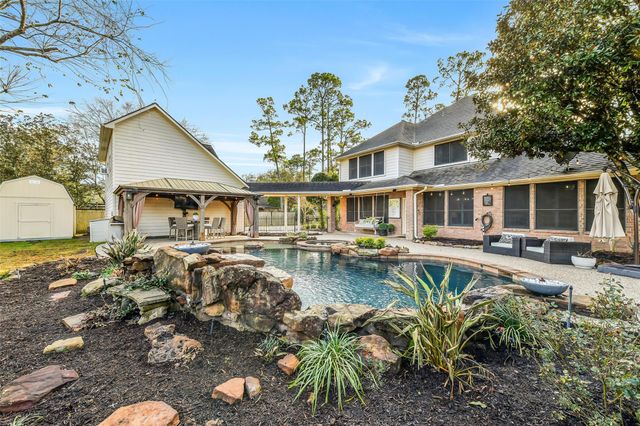 1011 Oak Park Lane, Friendswood, TX 77546