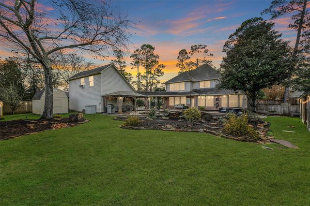 1011 Oak Park Lane, Friendswood, TX 77546