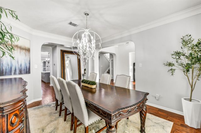 1011 Oak Park Lane, Friendswood, TX 77546