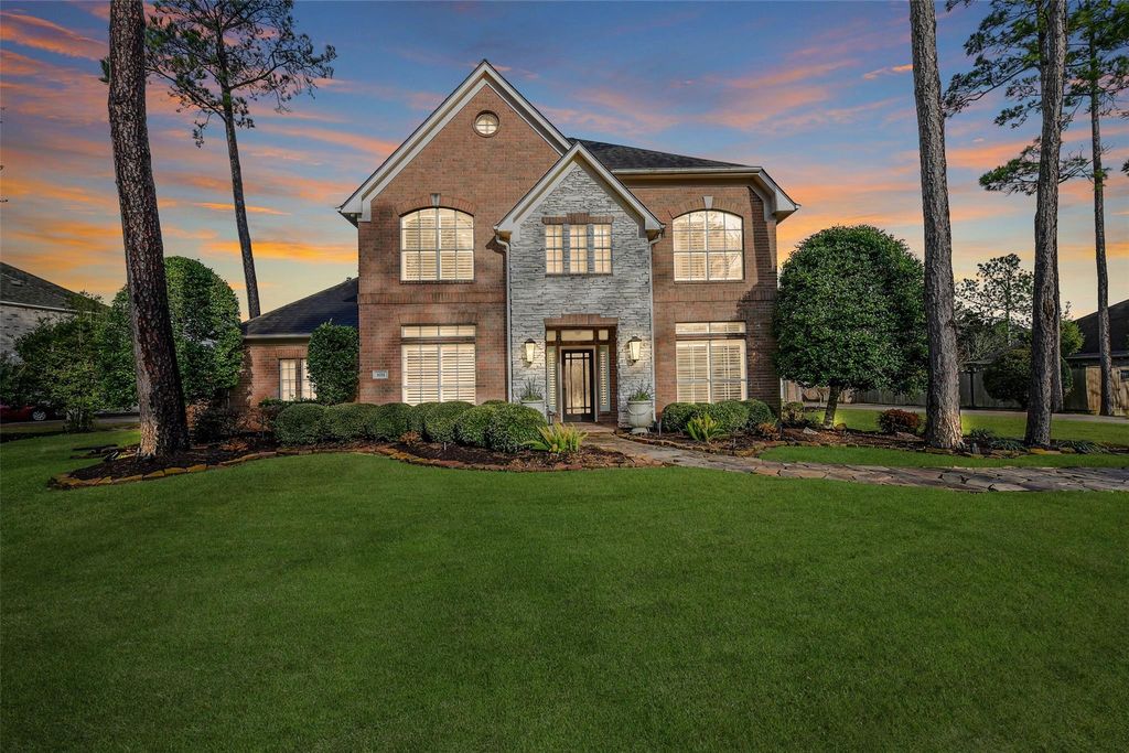 1011 Oak Park Lane, Friendswood, TX 77546