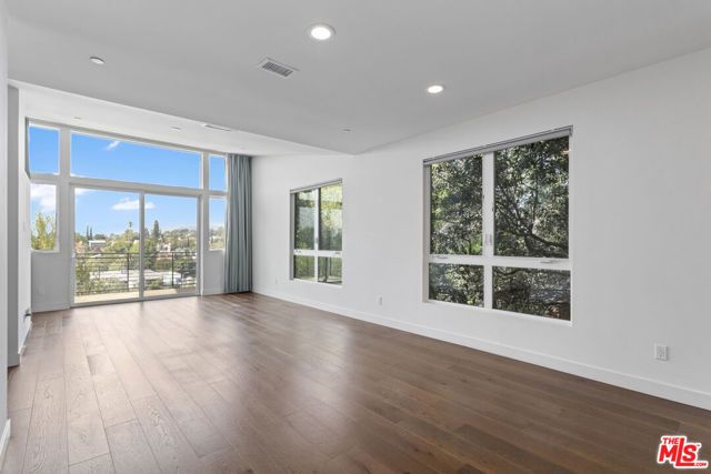 1912 W Liberty Street, Los Angeles, CA 90026