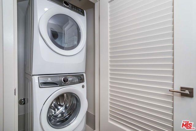 1912 W Liberty Street, Los Angeles, CA 90026