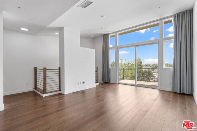 1912 W Liberty Street, Los Angeles, CA 90026