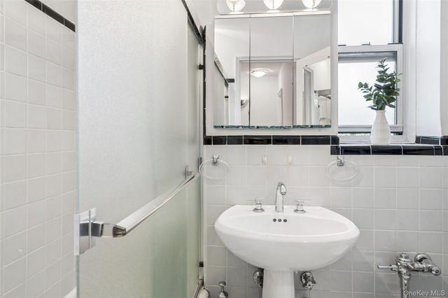 247 Parkview Avenue 3P, Bronxville, NY 10708
