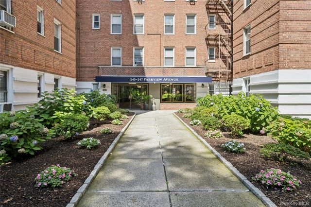 247 Parkview Avenue 3P, Bronxville, NY 10708