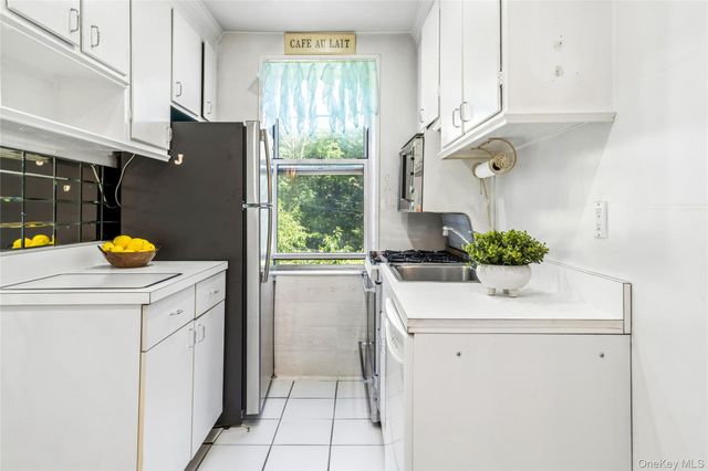 247 Parkview Avenue 3P, Bronxville, NY 10708