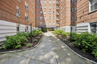 247 Parkview Avenue 3P, Bronxville, NY 10708