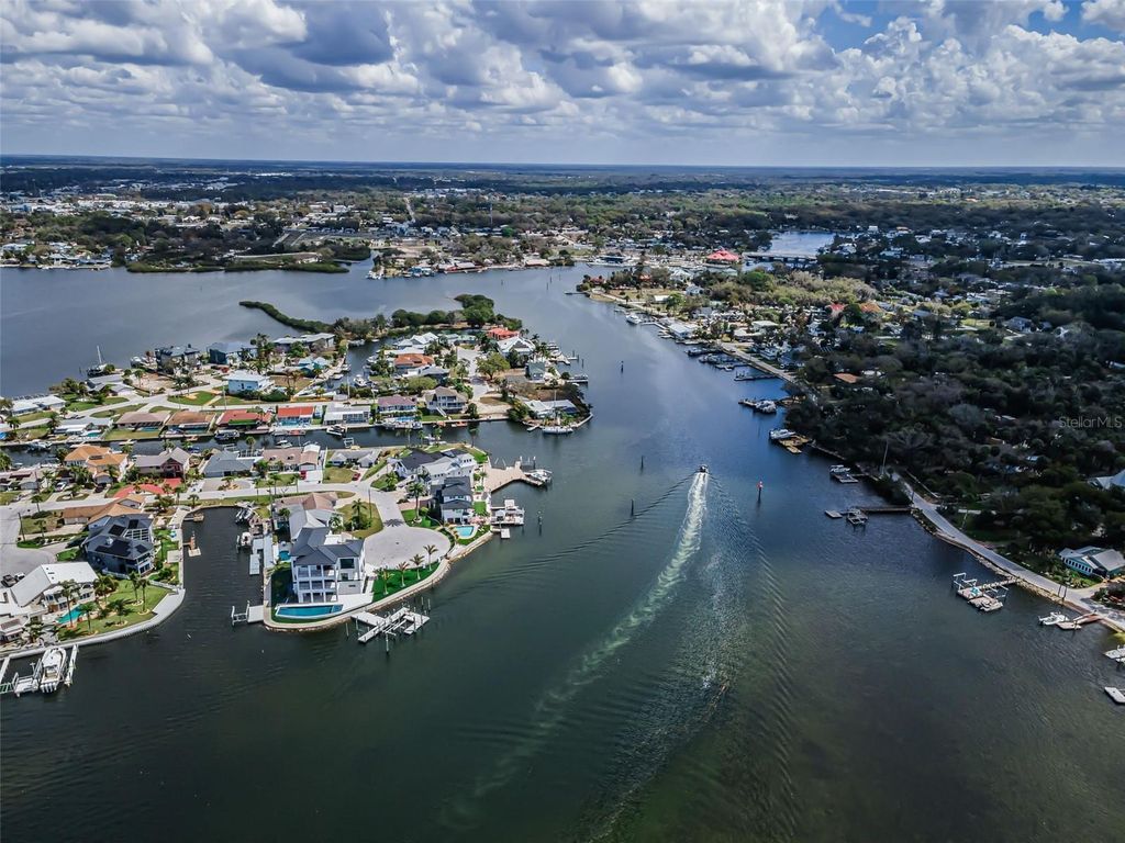 Image 16 of property listing at 5038 SUNSET BOULEVARD, Port Richey, FL 34668