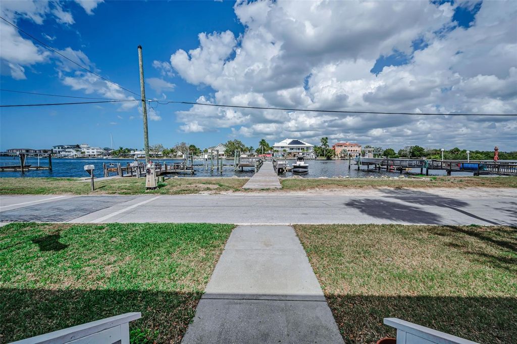 Image 17 of property listing at 5038 SUNSET BOULEVARD, Port Richey, FL 34668